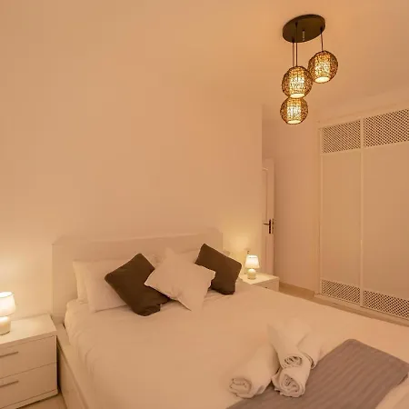 Sea Breezes - Free Wifi - Communal Pool *