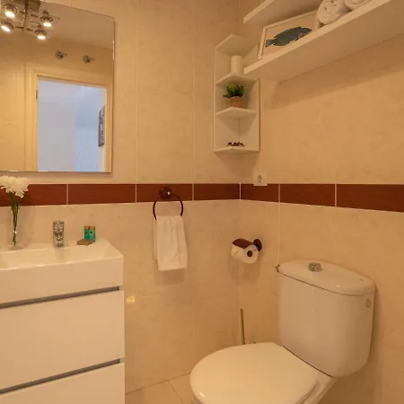 Sea Breezes - Free Wifi - Communal Pool Appartamento *